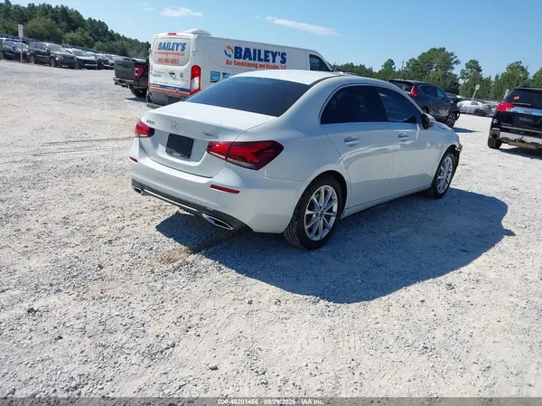 W1K3G4FB7LW043878 — 2020 Mercedes-Benz A-Klasse, фото 4 с аукциона IAAI, Передняя часть