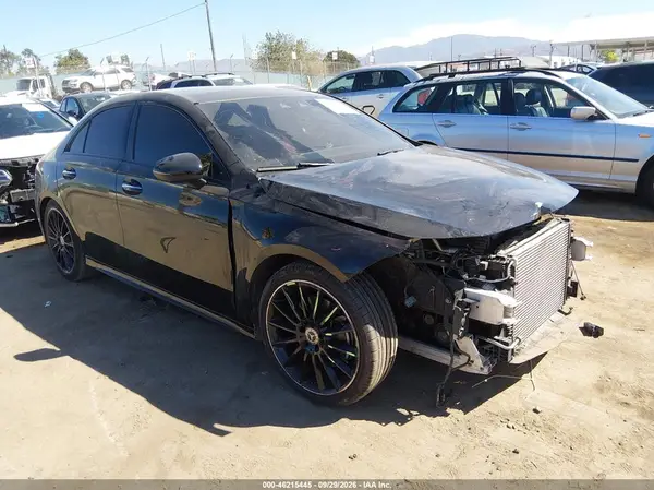 W1K3G4EB0LW044775 — 2020 Mercedes-Benz A-Klasse, Передняя часть (Front End), фото до ремонта