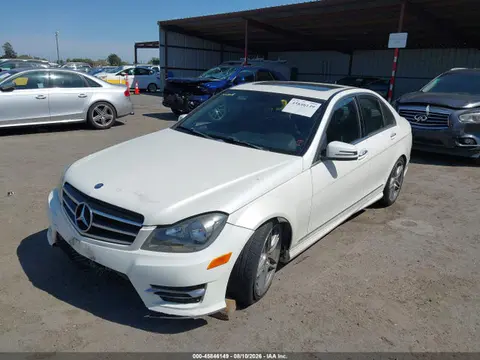 2014 Mercedes-Benz C 250 Sport VIN WDDGF4HB8EG241660 фото 2