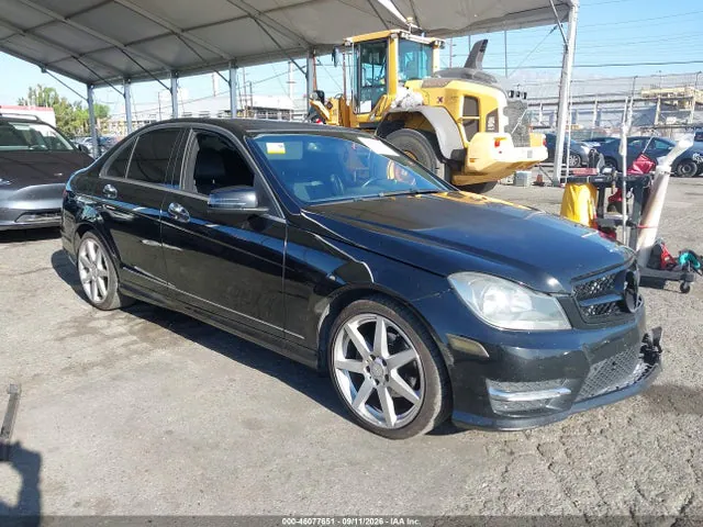 2014 Mercedes-Benz C 250 Sport VIN WDDGF4HB5EA953160 фото 1