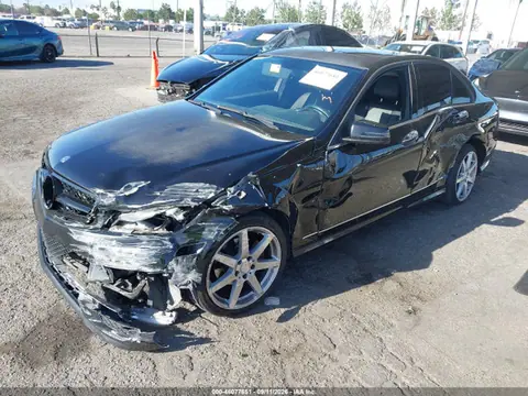 2014 Mercedes-Benz C 250 Sport VIN WDDGF4HB5EA953160 фото 2