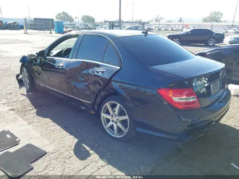 2014 Mercedes-Benz C 250 Sport VIN WDDGF4HB5EA953160 фото 3