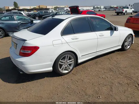 2014 Mercedes-Benz C 250 Sport VIN WDDGF4HB7EA968131 фото 4