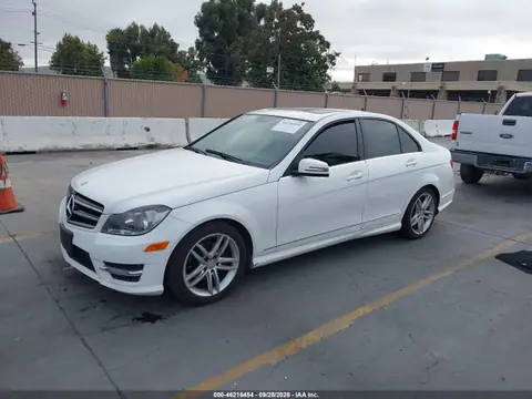 2014 Mercedes-Benz C 250 Sport VIN WDDGF4HB9EG199547 фото 2