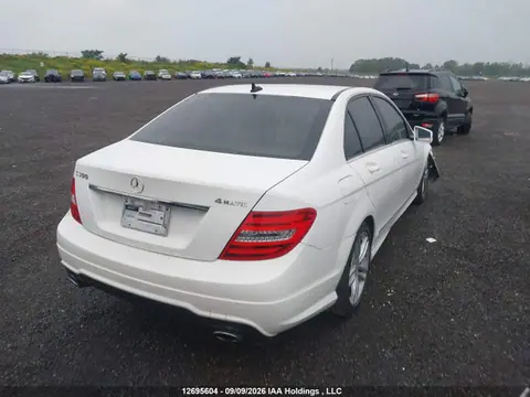 2014 Mercedes-Benz C 300 4matic VIN WDDGF8AB7EA907055 фото 4