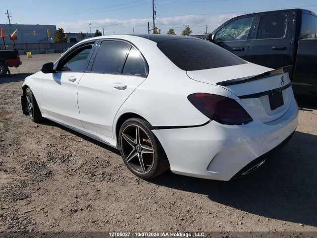 55SWF4KB1HU225442 — 2017 Mercedes-Benz C 300 4MATIC, фото 3 с аукциона IAAI 14.10.2026, Подтопление