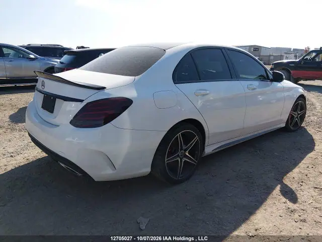55SWF4KB1HU225442 — 2017 Mercedes-Benz C 300 4MATIC, фото 4 с аукциона IAAI 14.10.2026, Подтопление
