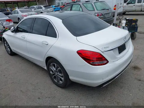 2017 Mercedes-Benz C 300 4matic VIN 55SWF4KB8HU204944 фото 3
