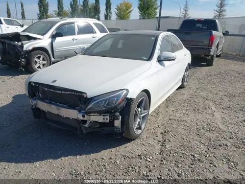 2018 Mercedes-Benz C 300 4matic VIN 55SWF4KB0JU240763 фото 2