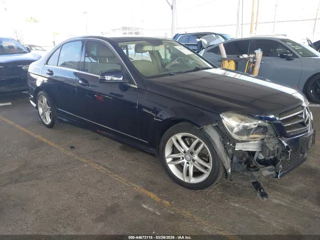 2014 Mercedes-Benz C 300 Sport 4matic VIN WDDGF8AB1EA954629 фото 1
