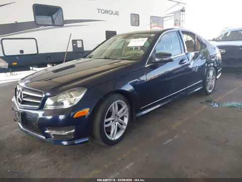 2014 Mercedes-Benz C 300 Sport 4matic VIN WDDGF8AB1EA954629 фото 2