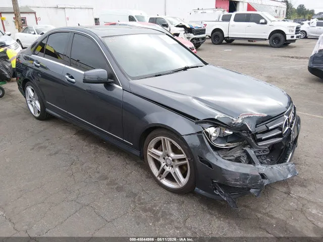 2014 Mercedes-Benz C 300 Sport 4matic VIN WDDGF8AB3ER321566 фото 1