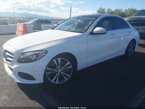 2015 Mercedes-Benz C 300 VIN 55SWF4JB7FU048474 фото 2