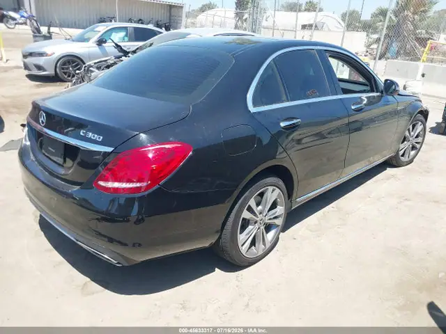 55SWF4JB4HU232693 — 2017 Mercedes-Benz C 300, фото 4 с аукциона IAAI 30.09.2026, Передняя часть слева