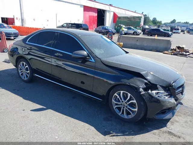 2018 Mercedes-Benz C 300 VIN 55SWF4JB7JU241586 фото 1
