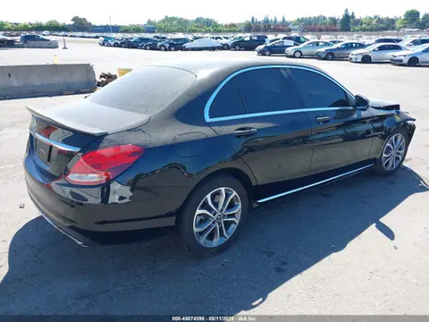 2018 Mercedes-Benz C 300 VIN 55SWF4JB7JU241586 фото 4