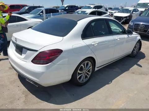 2018 Mercedes-Benz C 300 VIN 55SWF4JB0JU254924 фото 4