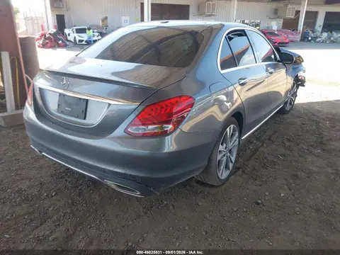 2018 Mercedes-Benz C 300 VIN 55SWF4JB5JU249573 фото 4
