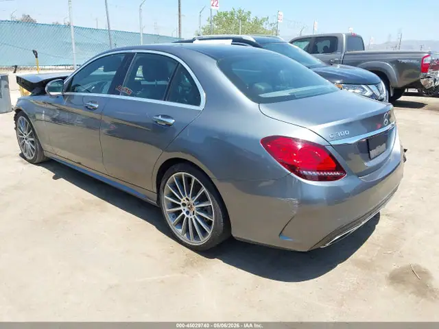 55SWF8DB8KU298254 — 2019 Mercedes-Benz C 300, фото 3 с аукциона IAAI 30.09.2026, Передняя часть