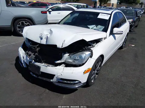 2014 Mercedes-Benz C-class C 250 Luxury VIN WDDGF4HB4EA952937 фото 2