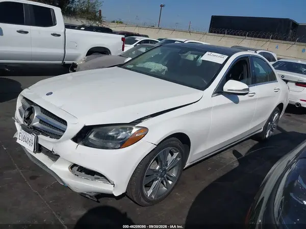 55SWF4KB2GU109293 — 2016 Mercedes-Benz C-Klasse, фото 2 с аукциона IAAI, Передняя часть