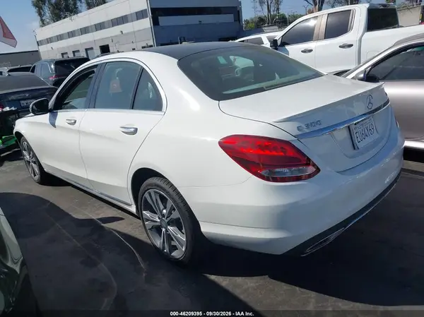 55SWF4KB2GU109293 — 2016 Mercedes-Benz C-Klasse, фото 3 с аукциона IAAI, Передняя часть