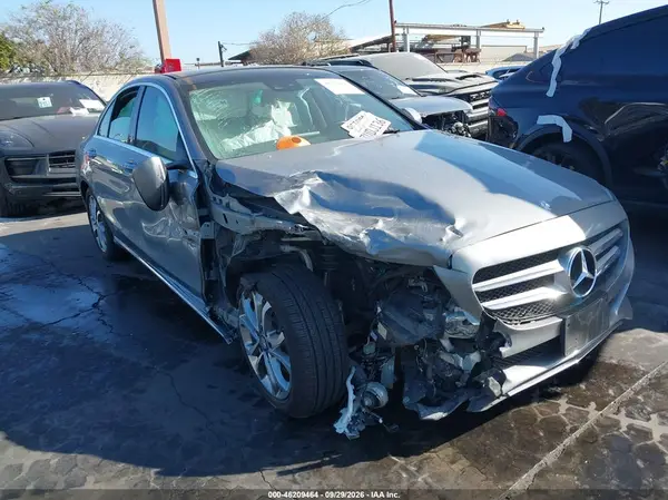 55SWF4JB0GU121251 — 2016 Mercedes-Benz C-Klasse, Передняя часть справа (Right Front), фото до ремонта