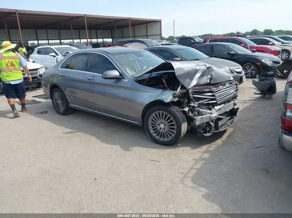55SWF4KB1GU151020 — 2016 Mercedes-Benz C-Klasse, Передняя часть (Front End), фото до ремонта