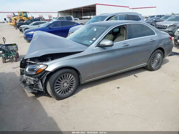 55SWF4KB1GU151020 — 2016 Mercedes-Benz C-Klasse, фото 2 с аукциона IAAI, Передняя часть
