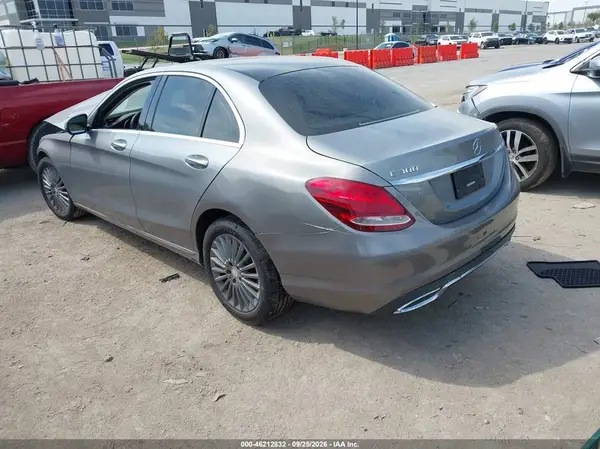 55SWF4KB1GU151020 — 2016 Mercedes-Benz C-Klasse, фото 3 с аукциона IAAI, Передняя часть