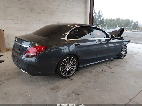 55SWF4JB6GU113588 — 2016 Mercedes-Benz C-Klasse, фото 4 с аукциона IAAI, Передняя часть