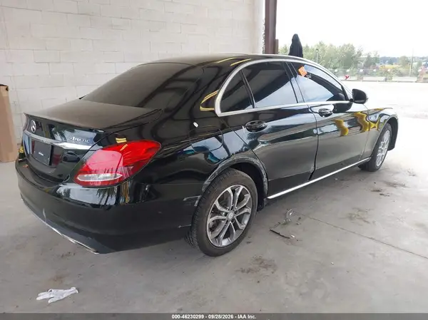 55SWF4KB7GU139440 — 2016 Mercedes-Benz C-Klasse, фото 4 с аукциона IAAI, Правый бок