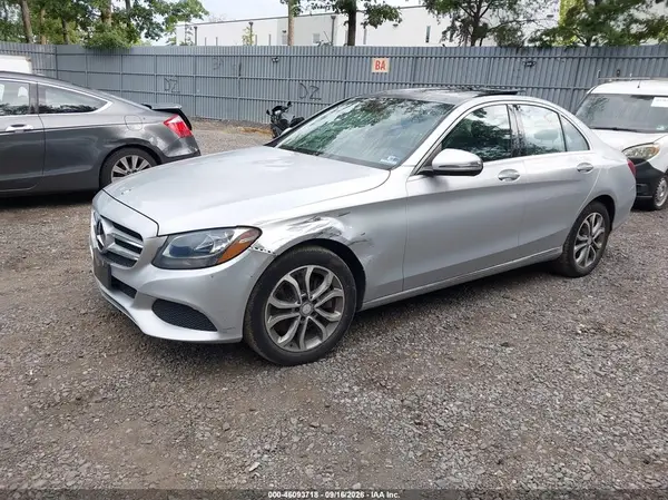 55SWF4KB9HU185532 — 2017 Mercedes-Benz C-Klasse, фото 2 с аукциона IAAI 14.10.2026, Левый и правый бока