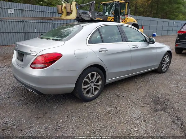 55SWF4KB9HU185532 — 2017 Mercedes-Benz C-Klasse, фото 4 с аукциона IAAI 14.10.2026, Левый и правый бока