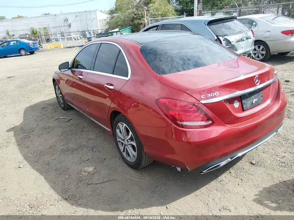WDDWF4KB2HR246835 — 2017 Mercedes-Benz C-Klasse, фото 3 с аукциона IAAI, Пожар салона