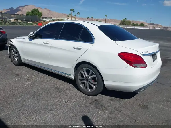 55SWF4JB6HU211019 — 2017 Mercedes-Benz C-Klasse, фото 3 с аукциона IAAI, Передняя часть