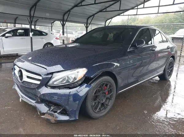 55SWF4KBXHU207330 — 2017 Mercedes-Benz C-Klasse, фото 2 с аукциона IAAI, Передняя часть