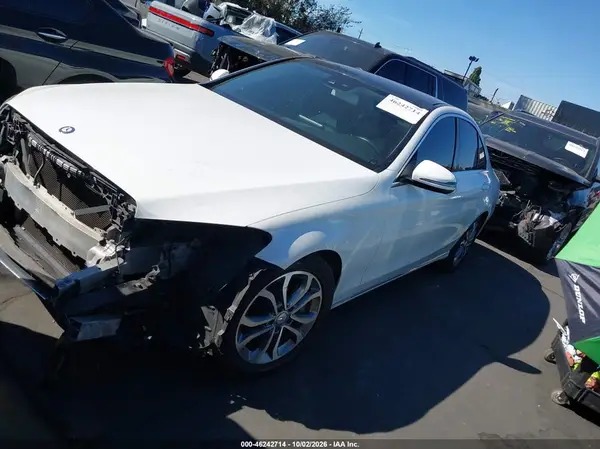 55SWF4JB4HU189134 — 2017 Mercedes-Benz C-Klasse, фото 2 с аукциона IAAI, Передняя часть