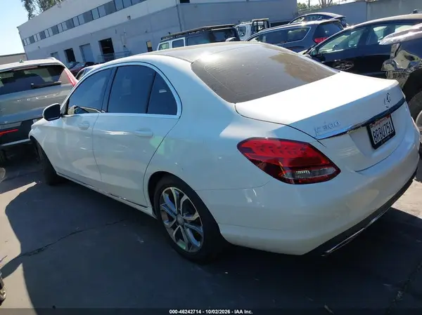 55SWF4JB4HU189134 — 2017 Mercedes-Benz C-Klasse, фото 3 с аукциона IAAI, Передняя часть