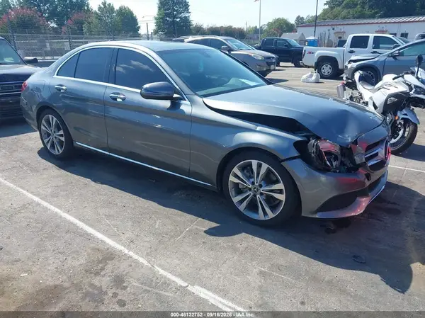 55SWF4JB6JU278810 — 2018 Mercedes-Benz C-Klasse, Передняя часть (Front End), фото до ремонта