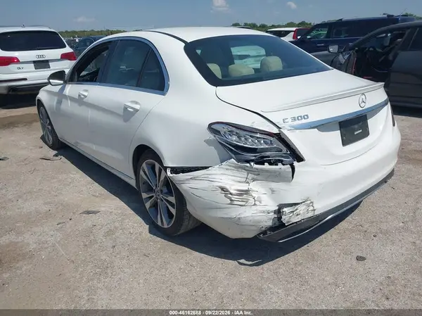 55SWF4JB2JU248882 — 2018 Mercedes-Benz C-Klasse, фото 3 с аукциона IAAI 13.10.2026, Задняя часть слева