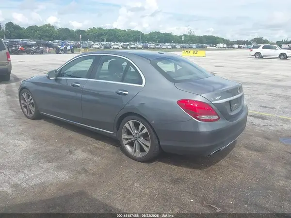 55SWF4JB8JU239622 — 2018 Mercedes-Benz C-Klasse, фото 3 с аукциона IAAI, Естественный износ