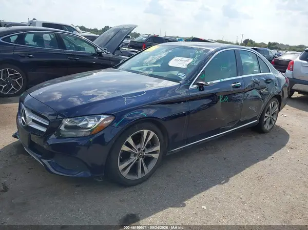 55SWF4JB4JU261763 — 2018 Mercedes-Benz C-Klasse, фото 2 с аукциона IAAI, Передняя часть