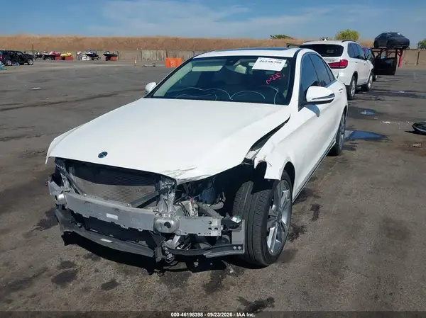 55SWF4JB4JU273332 — 2018 Mercedes-Benz C-Klasse, фото 2 с аукциона IAAI, Передняя часть