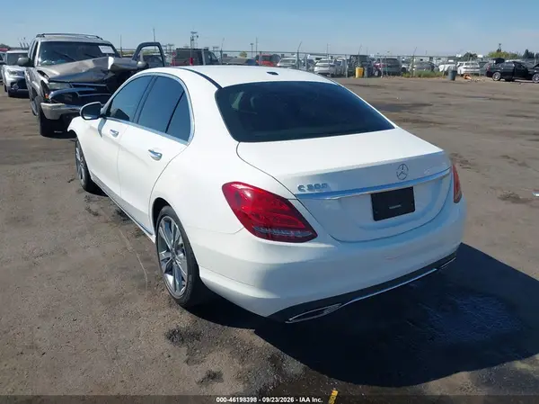 55SWF4JB4JU273332 — 2018 Mercedes-Benz C-Klasse, фото 3 с аукциона IAAI, Передняя часть