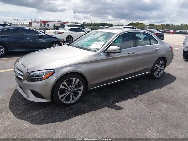 55SWF8DB8KU317255 — 2019 Mercedes-Benz C-Klasse, фото 2 с аукциона IAAI 09.10.2026, Правый бок