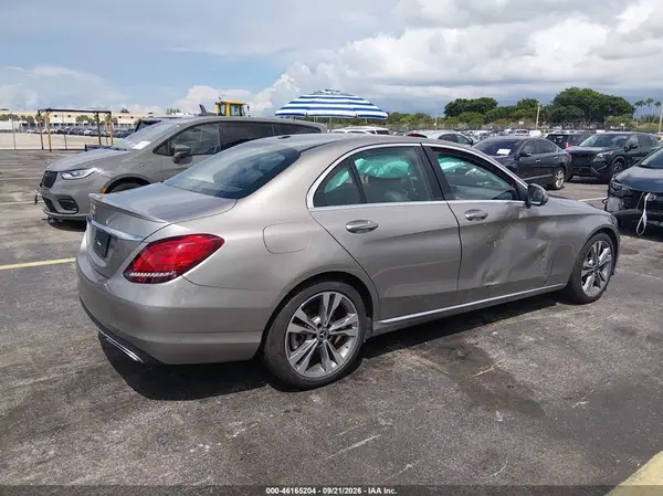 55SWF8DB8KU317255 — 2019 Mercedes-Benz C-Klasse, фото 4 с аукциона IAAI 09.10.2026, Правый бок