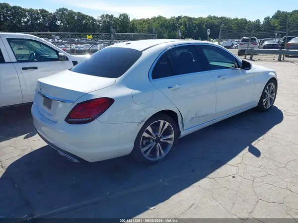 55SWF8DB9KU318849 — 2019 Mercedes-Benz C-Klasse, фото 4 с аукциона IAAI, Правый бок