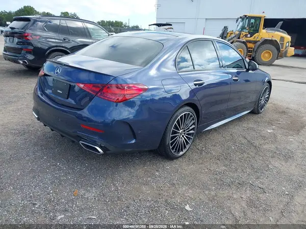W1KAF4GB9RR210998 — 2024 Mercedes-Benz C-Klasse, фото 4 с аукциона IAAI 07.10.2026, Подтопление