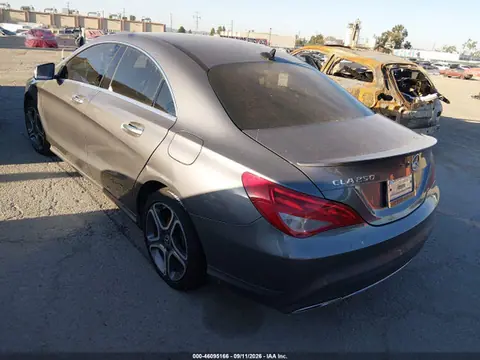 2018 Mercedes-Benz CLA 250 VIN WDDSJ4EB8JN555747 фото 3